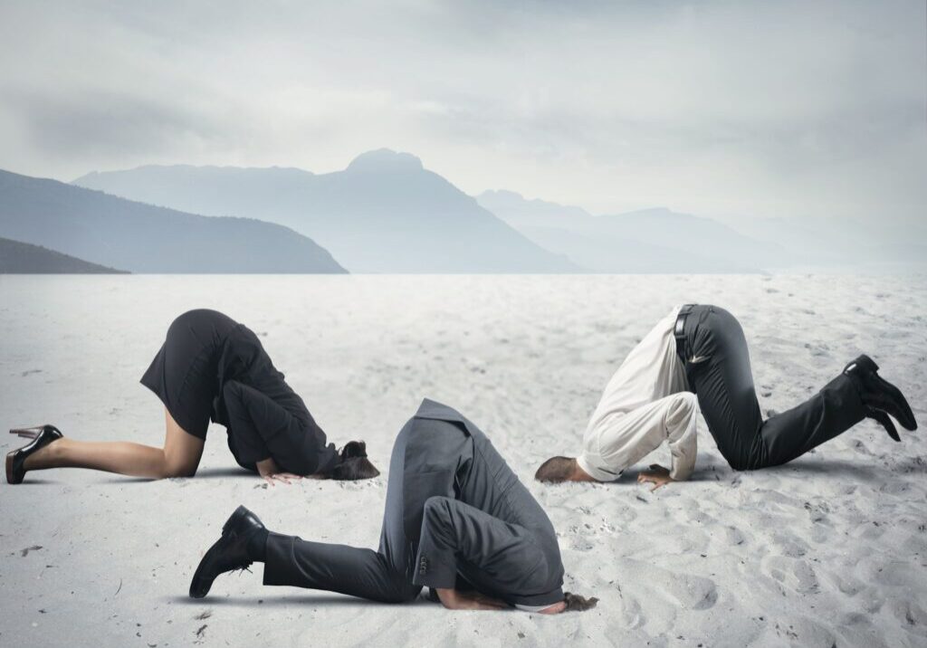 28919296 - concept of fear with businessman like an ostrich